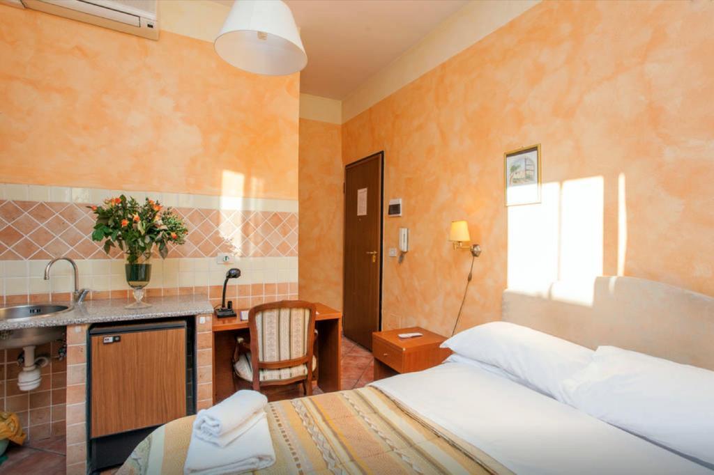 Residenza Camilla Hotell Rom Exteriör bild